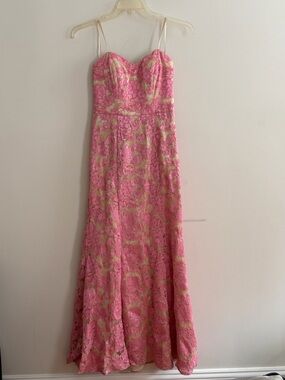 Elegant Pink Lace Prom Dress with Sweetheart Neckline